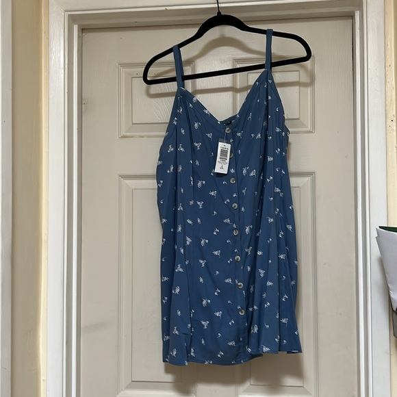 Torrid Button Up LONG Sleeveless Cami Ditsy Floral Soft Blue Horizon NWT Sz3X - Picture 9 of 9